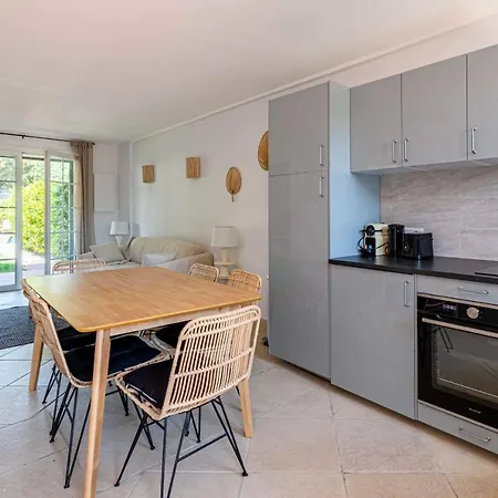 Lägenhet Renovated Flat In - Swimming Poolcar Park -2br