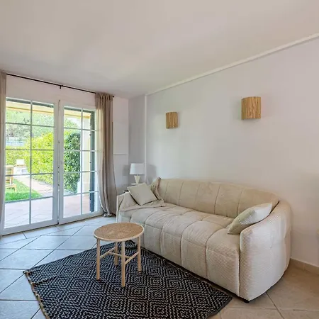 Lägenhet Renovated Flat In - Swimming Poolcar Park -2br *