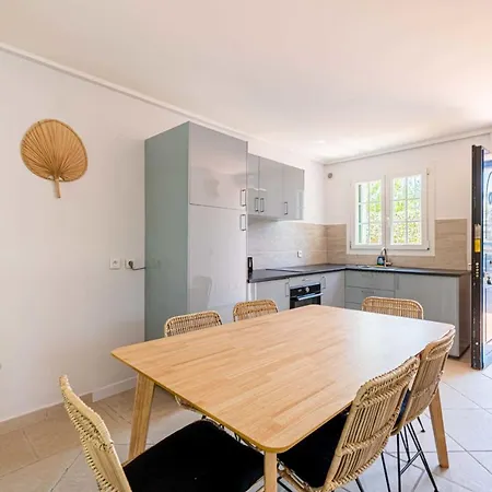 Lägenhet Renovated Flat In - Swimming Poolcar Park -2br Saint-Tropez