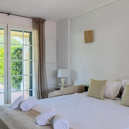 Renovated Flat In - Swimming Poolcar Park -2br Lägenhet *